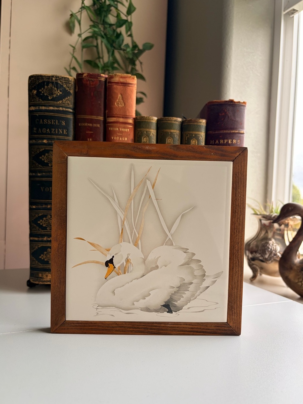 Vintage MCM Ceramic Swan Decor